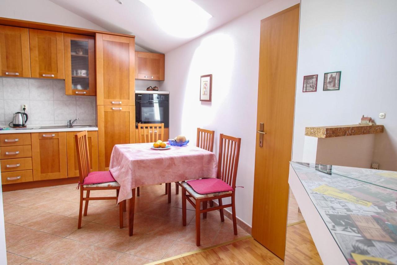 Amu Apartment Pula Exterior photo